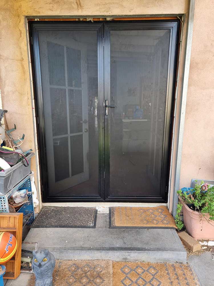 Flyscreen install