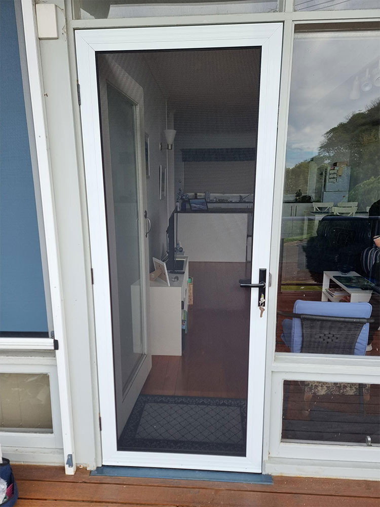 Slim flyscreen install