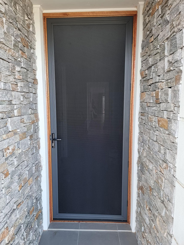 Awning flyscreen install